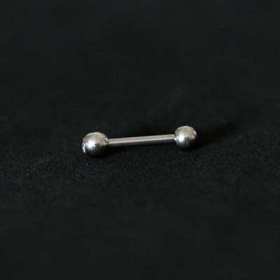Vincoletto_piercing - Perfuração de piercing na sobrancelha com joia em aço  cirúrgico 316L